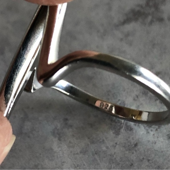 Sterling Silver Heartbeat Zig Zag Ring, Size 7 - Picture 3 of 7